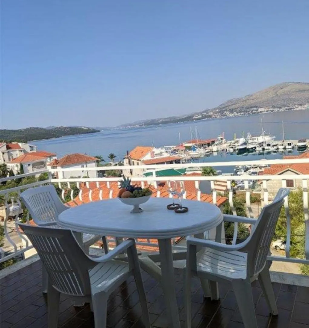 Apartments Biserka - 50 M From Beach Trogir