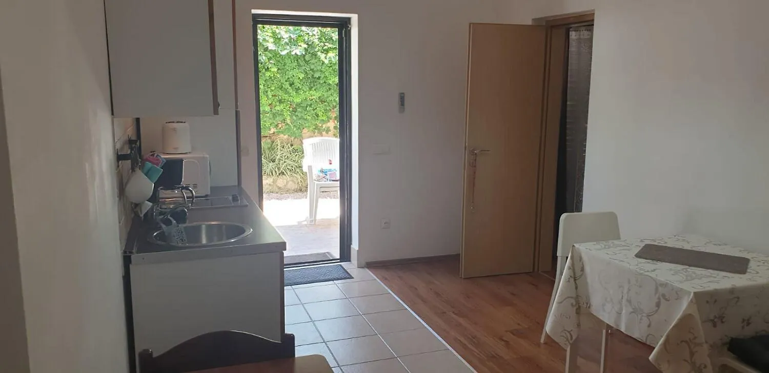 Apartments Biserka - 50 M From Beach Trogir