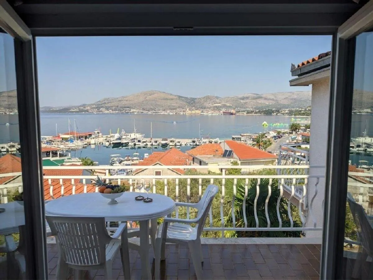 Apartments Biserka - 50 M From Beach Trogir Horvátország