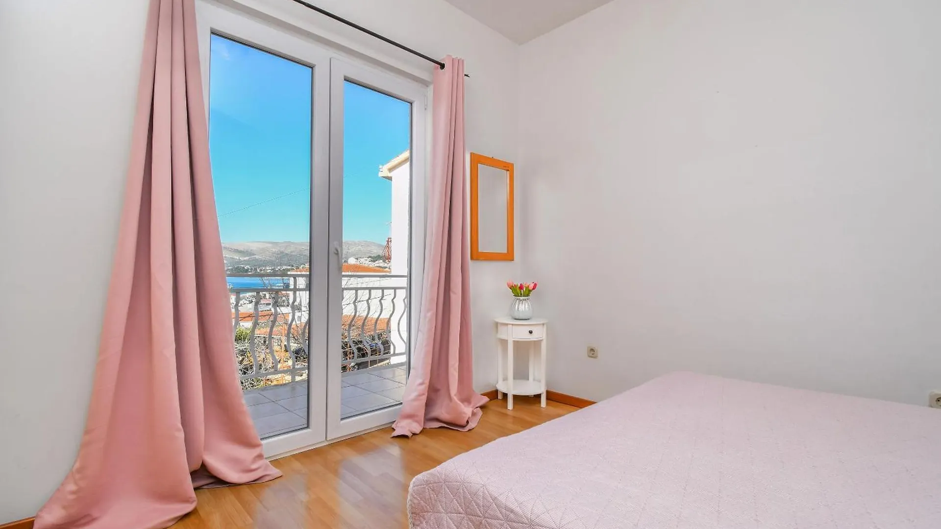 Apartments Biserka - 50 M From Beach Trogir