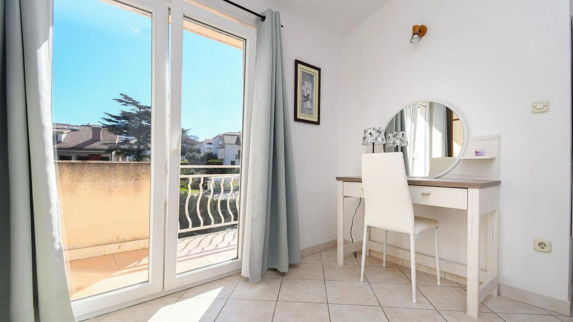 Apartments Biserka - 50 M From Beach Trogir