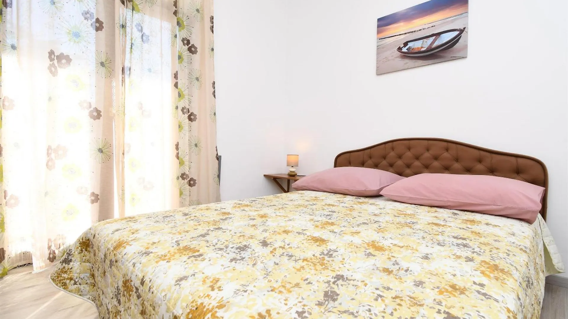 Apartments Biserka - 50 M From Beach Trogir
