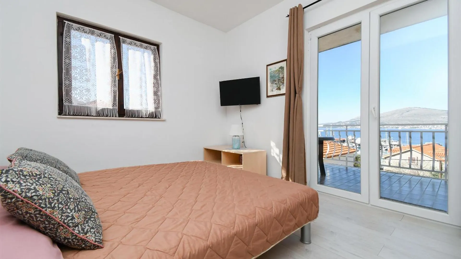 Apartments Biserka - 50 M From Beach Trogir